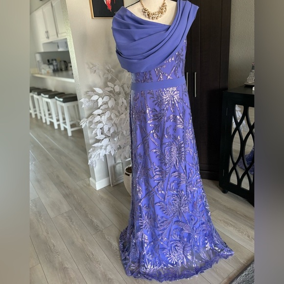 Stunning dress periwinkle color with sequins by TADASHI SHOJI size 10 worn once - Picture 13 of 14